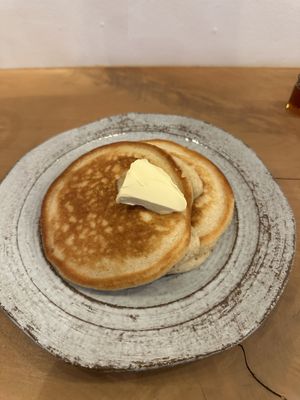 Pancakes with vegan butter and maple syrupp  at il riccio in Himeji