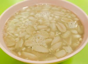 Plain peanut soup at 75 Ah Balling Peanut Soup 花生汤圆 - Beach Road in Central Singapore