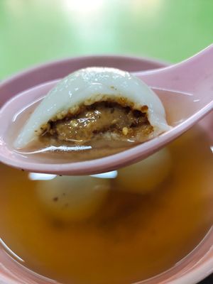 Peanut rice ball at 75 Ah Balling Peanut Soup 花生汤圆 - Beach Road in Central Singapore