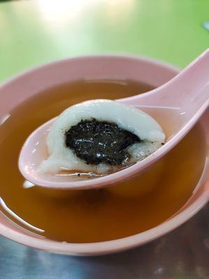 Sesame rice ball at 75 Ah Balling Peanut Soup 花生汤圆 - Beach Road in Central Singapore