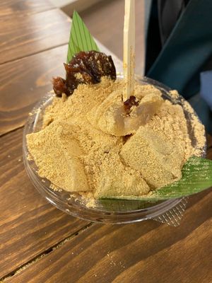 Warabi-mochi. Kinako flavour  at Kinosaki Kinako in Toyooka