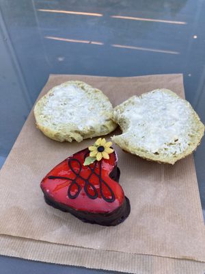 The heart had a butter frosting filling which wasn’t all that great. Would have been better with a mousse    at Vikingebageren in Roskilde