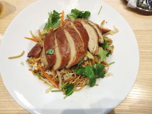 Chow mein with seitan at Loving Bistro - OC Flora in Prague