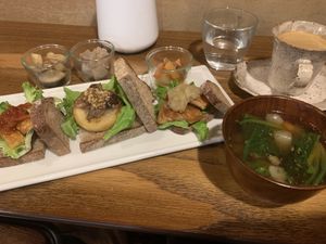 Sandwich special lunch set at Veganic Monkey Magic 浅草 in Tokyo