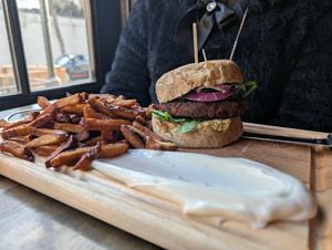 Burger sans viande at Le Trèfle in Montreal