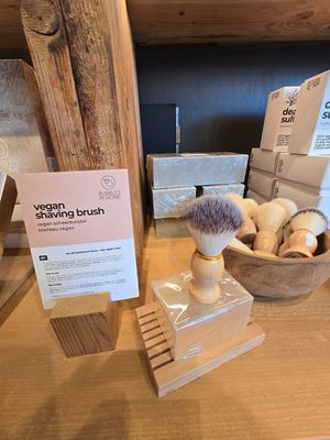 Vegan shaving brush at Bubbles at Home in Ghent