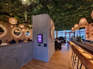 interior at Ohana Pokébowls in Oostende