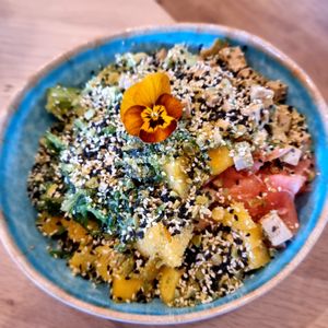 Large bowl - custom made at Ohana Pokébowls in Oostende