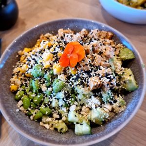 Medium bowl - custom made at Ohana Pokébowls in Oostende