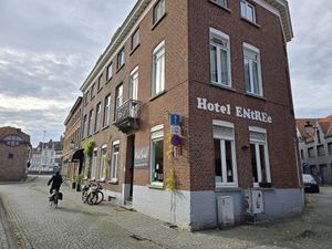 On the corner at Wild Foodz by Hotel Entree in Bruges