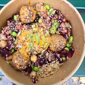 Bowl with falafel at Wild Foodz by Hotel Entree in Bruges