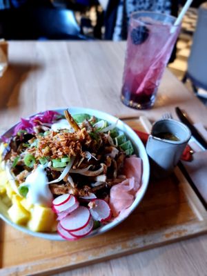 Buddha bowl of the day - vegan at Kaffee Kamiel in Bruges