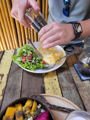 Parmesan egg with salad at Galapagos in Koh Lanta