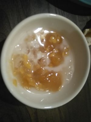 Chè bưởi - Grape fruit sweetened dessert at Vegito in Hanoi