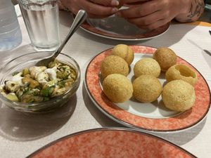 Vorspeise aus Soja Joghurt und Kichererbsen  at Cozinha de Sonia  in Portimao