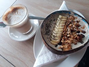 Nutcase bowl and almond milk latte at La Casa Tropicana by Cospace in Koh Phangan