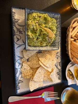 vegan guacamole and nachos  at El Gastronauta  in Malaga