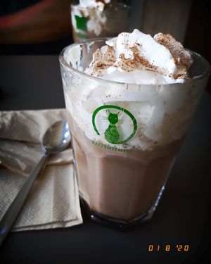 Die beste heisse Schokolade der Welt ♥ at Katzentempel in Regensburg