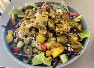 Salad with vegan chicken   at Katzentempel in Regensburg