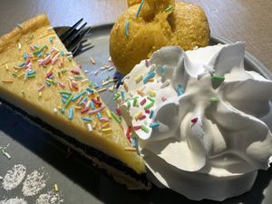 poppy seed mango cake  at Katzentempel in Regensburg