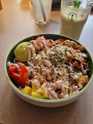 Rainbow bowl at Katzentempel in Regensburg