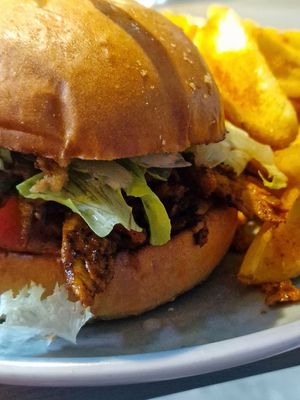 Veganer Burger at Katzentempel in Regensburg