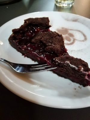 Schoko-Kirsch Kuchen at Katzentempel in Regensburg