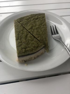 Grüner Apfelkuchen  at Mo's Café in Hamburg