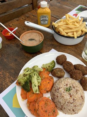 Prato com falafel  at Sebasthiana in Boicucanga