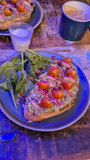 Avo on Toast at Acai & You - de Maubeuge in Paris