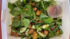 Summer Kerabu: tempeh, hedgehog mushrooms in
ulam, daun pegaga and selom,
cucumber and lime leaf salad
• rm 22 v • gf • k at The Hungry Tapir in Kuala Lumpur