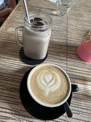 Hot mocha and Crookie shake  #Veganuary at The Hungry Tapir in Kuala Lumpur