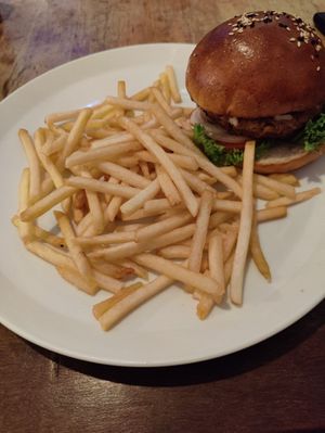 Beyond meat burger at Cafe del Sol in Koh Tao