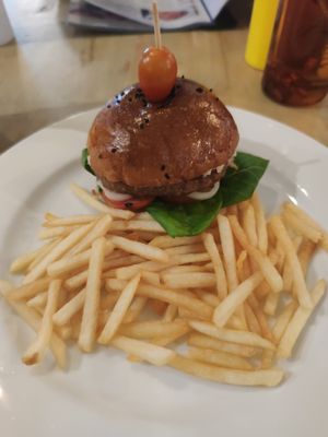 Vegan Beyond Burger at Cafe del Sol in Koh Tao