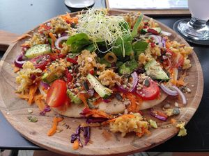 Vegan mediterranean flat bread at De Maderij in Pelt
