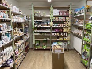 (Pet) food and skin care section at VEGA-LIFE in Amsterdam