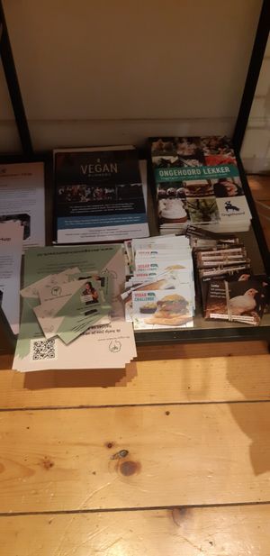 Mandotary vegan propagando at VEGA-LIFE in Amsterdam