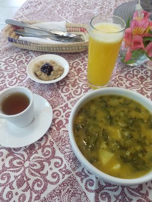 Tea, dessert, soup, juice at Prana Veggie in Quito