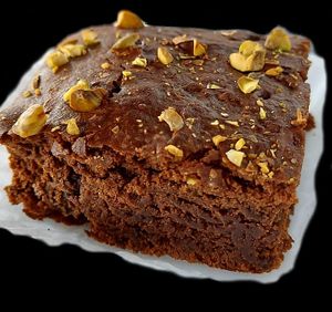 BROWNIE with pistachios
 at Prana Veggie in Quito