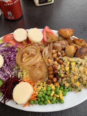 este fue mi almuerzo preparado en el instante😄 at Jezreel in Futaleufu