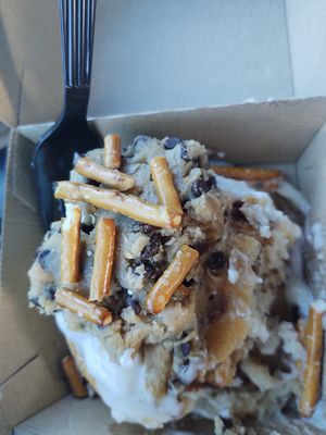 My sweet/salty build your own at Cinnaholic in Schaumburg