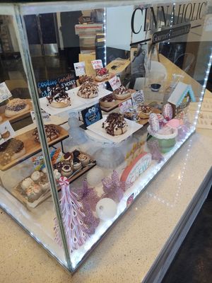 Display that makes it hard to decide on just 1 at Cinnaholic in Schaumburg