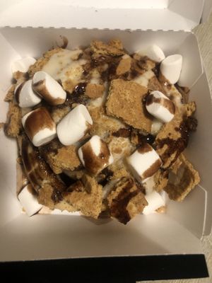 S’mores at Cinnaholic in Schaumburg
