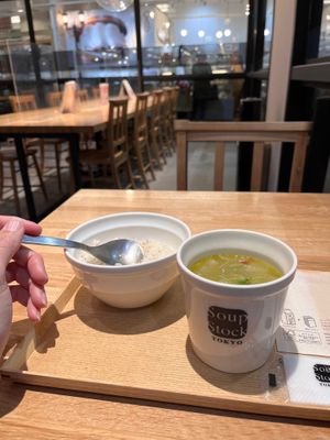 Quiet mall ambiance playing gentle jazzy music. You pay and they bring to where you’re sitting. at Soup Stock Tokyo in Sapporo