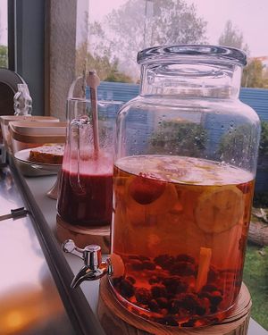 As nossas águas aromatizadas e sumos naturais do dia! at Sou Green in Porto