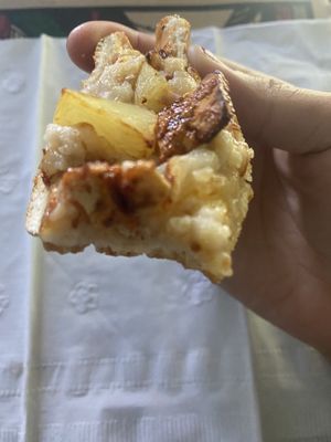 Couldn’t Wait - Vegan BBQ Chicken Pizza 🍕   at Pizzeria Halt in Modesto