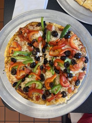 VEGGIE TOMATO PIZZA minus Onions 😚 YES PLEASE  at Pizzeria Halt in Modesto