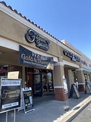 RIP - No Longer in Business Replaced with Gold Dust Pizza Expresss  at Pizzeria Halt in Modesto