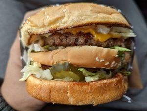 Ate this TWICE this month, the Tasha Grande. Their rendition of the Big Mac. Oh the nostalgia, haven't ate in over 4 years. I know the Big Mac is an acquired taste but I use to LOV at Malibu's Burgers in Oakland