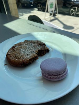 GF macaron and choc chip cookie at Lulu Green in Boston